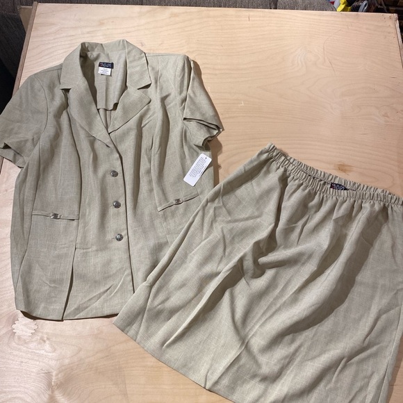 Helene Blake Blazer and Skirt Set 18 W (FQ) - Picture 5 of 15